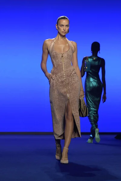 Look 28